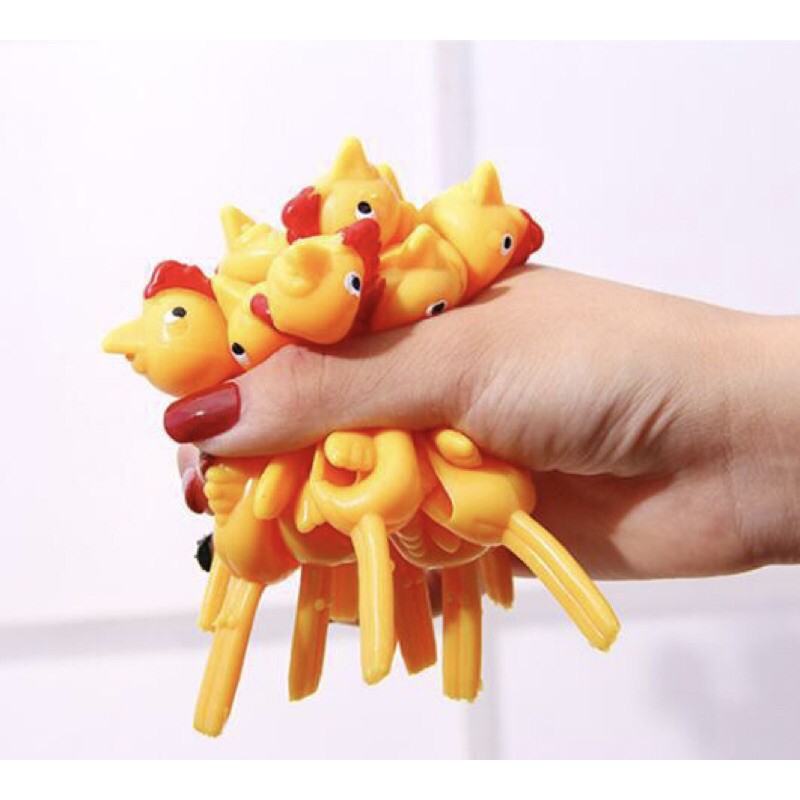 Combo 2 con gà bắn bay dính tường vui nhộn