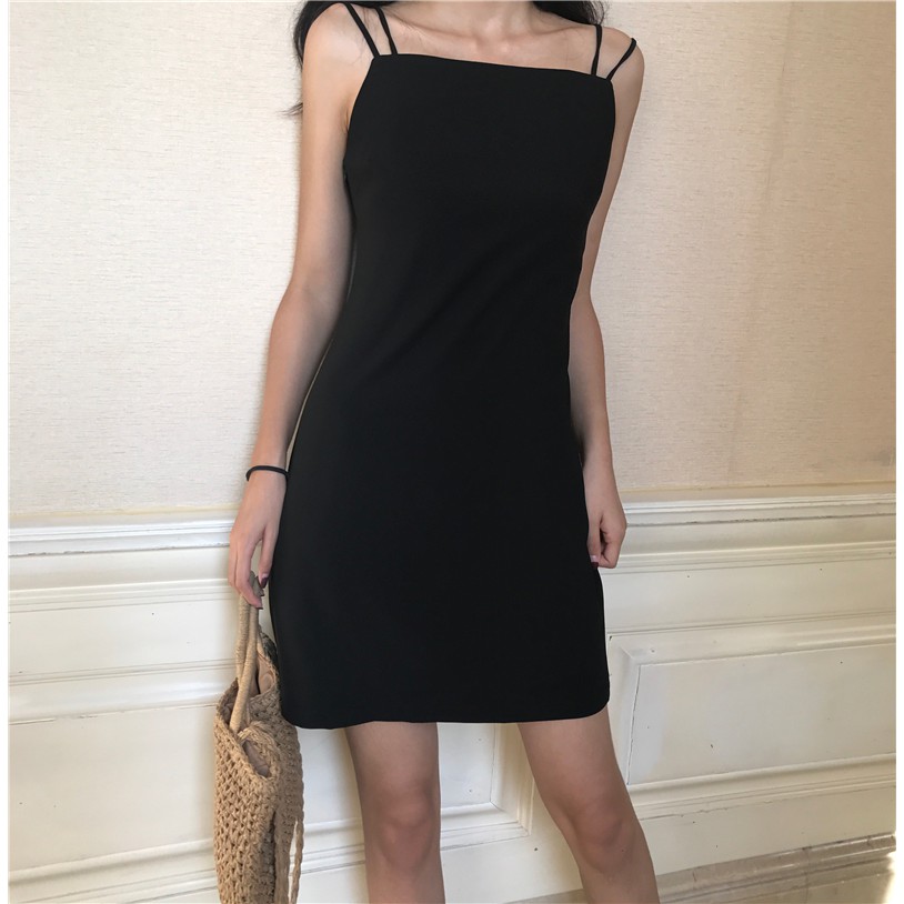 V2_Váy hai dây đen ôm body dáng ngắn phong cách sexy Hàn quốc