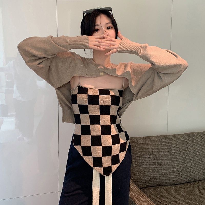 video ảnh thật ,Set áo croptop caro 2 dây chéo kèm áo khoác len tay dài tiểu thư thời trang mùa thu phong cách hàn