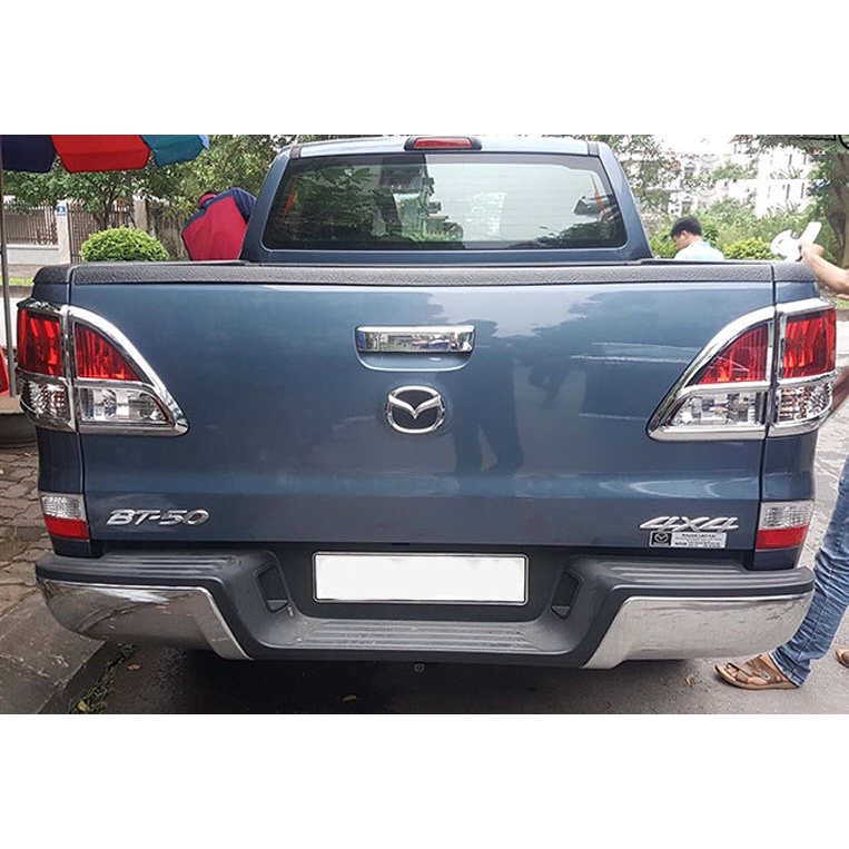 Ốp viền đèn hậu Mazda BT50