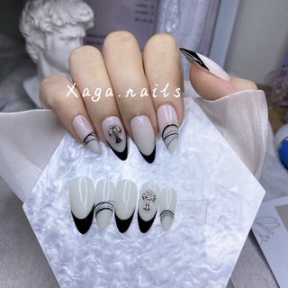 Nail box, móng giả thiết kế đen trắng vẽ đầu móng