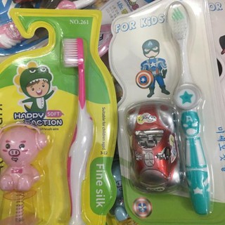 Bàn chải trẻ em Hàn quốc kẹp đồ chơi