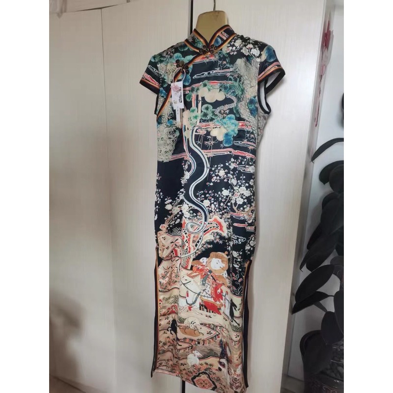 Sườn xám hoạ tiết