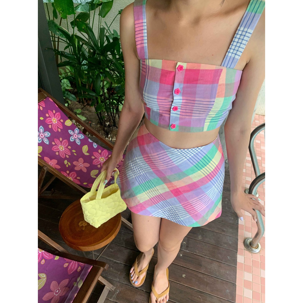 Áo croptop 2 dây bản to nhiều màu nổi bật Loren Top