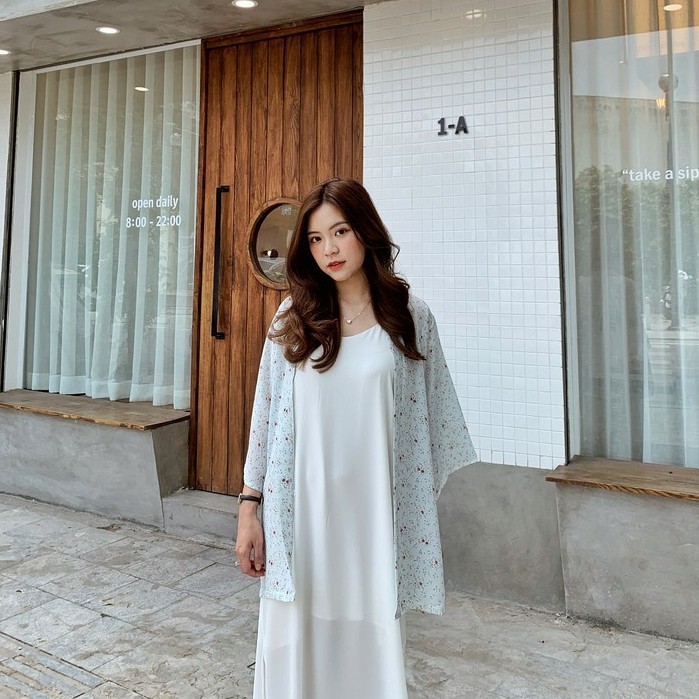 Áo khoác kimono hoa nhí nền xanh pastel
