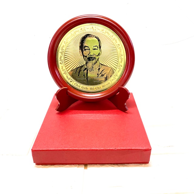 MẶT QUÀ TẶNG HÌNH BÁC HỒ 17x17 cm chất liệu bằng đồng nguyên chất