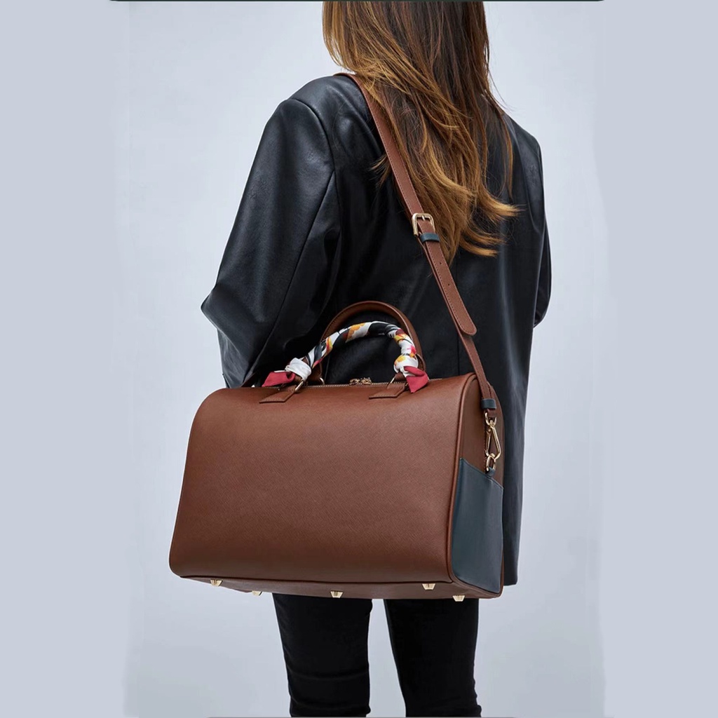 Túi Boston Nghệ Sĩ Làm Bộ Sưu Tập Bởi BTS V