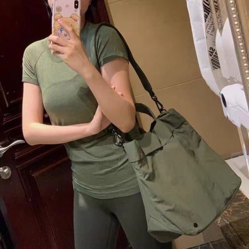 Lululemon    Túi Xách Đeo Chéo Vai 19L Dùng Khi Tập Thể Thao