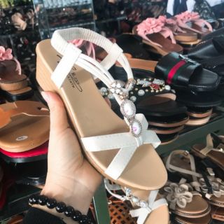 Sandal dây quai chéo
