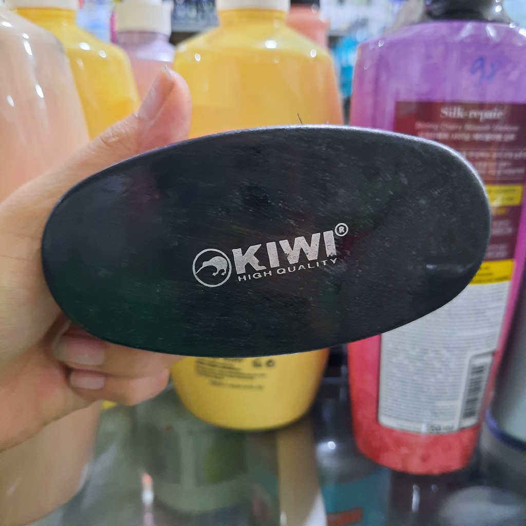 Bàn chải đánh giày Kiwi (có 2 màu đỏ đen)