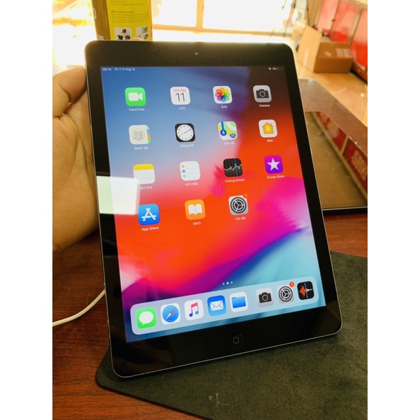 ipad air 16gb bản wifi , máy đã qua sử dụng, còn mới , chưa qua sửa chữa ! hoạt động hoàn hảo