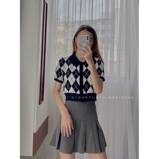 Áo croptop hoạ tiết ô trám