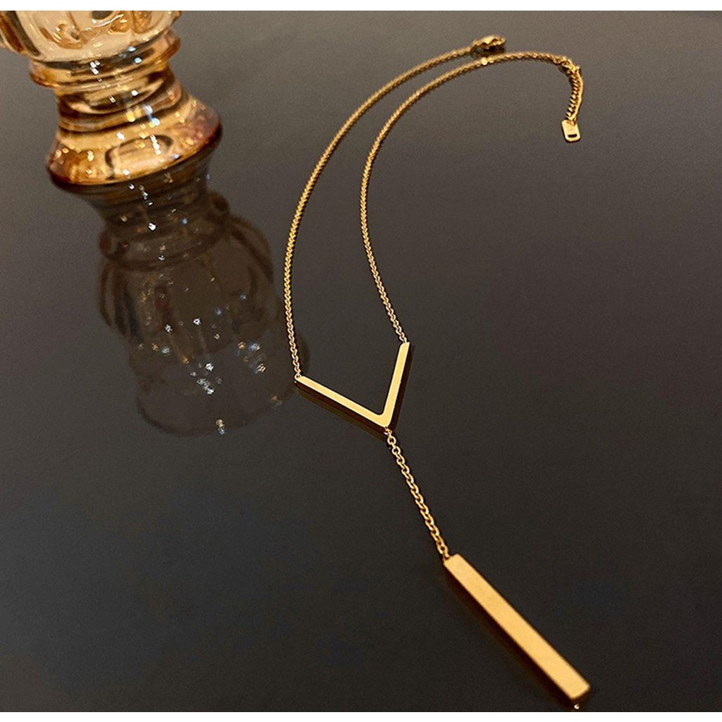 Vòng cổ Bằng Thép Titan Mặt Hình Chữ V Phong Cách Hàn Quốc Cho Nữ