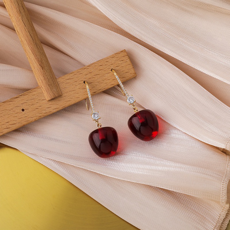 Bông Tai Kim Cương Hình Trái Cherry Xinh Xắn