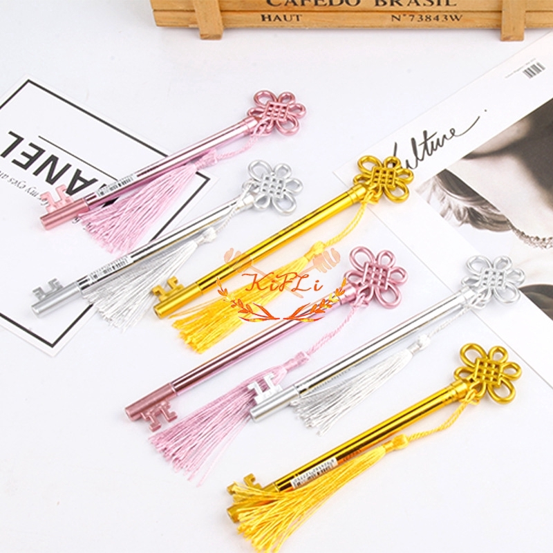 Bút Sáp Màu Đen Kiểu Dáng Đơn Giản