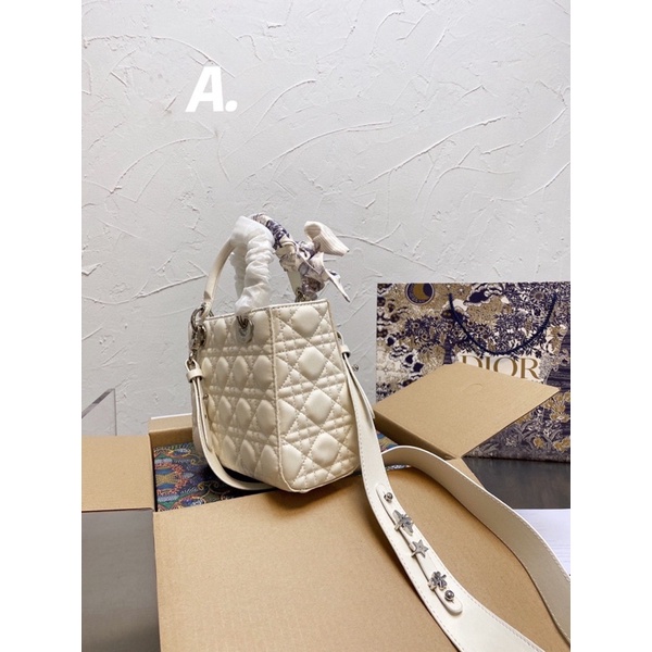 TÚI  LADY 5 Ô DA LÌ KÈM KHĂN KHOÁ BẠC SILVER METAL