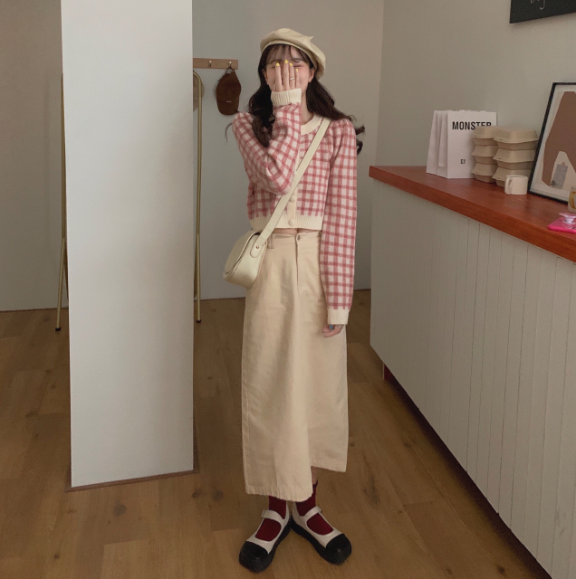 Áo ngắn dệt kim dài tay cổ tròn họa tiết kẻ sọc phong cách Hàn Quốc | BigBuy360 - bigbuy360.vn