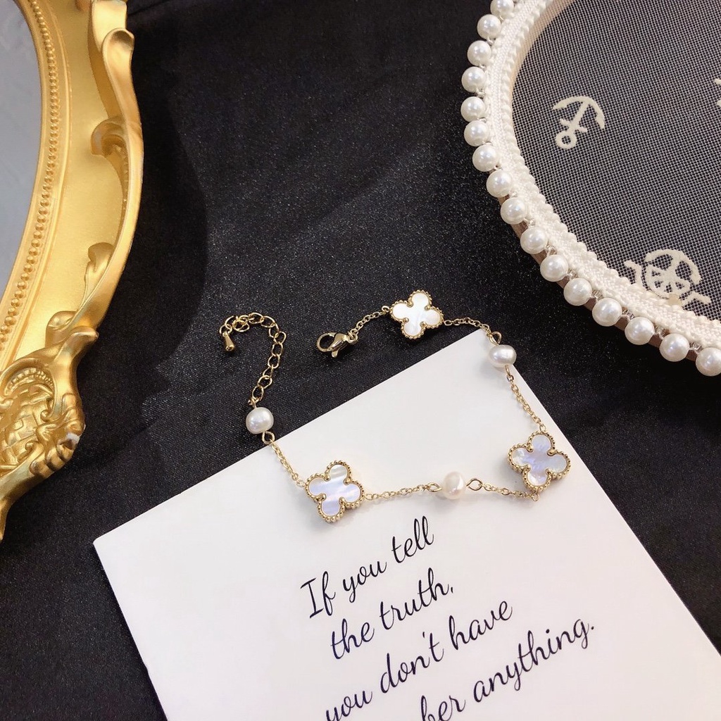 Vòng Tay Louis Vuitton Bằng Thép Titan Họa Tiết Chữ LV Sang Trọng Thời Trang