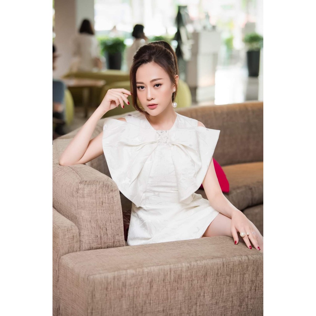 Đầm xòe gấm nơ ngực sát nách đính ngọc  (HÀNG CAO CẤP)