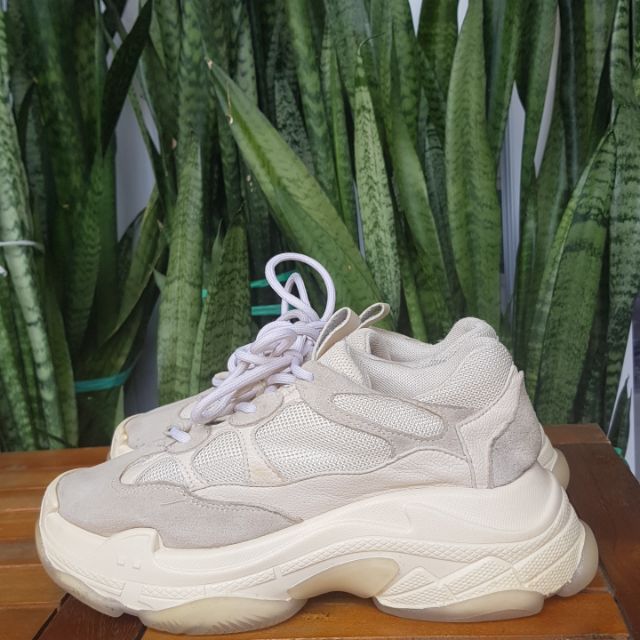 Giày thể thao nữ - chị Hoàng