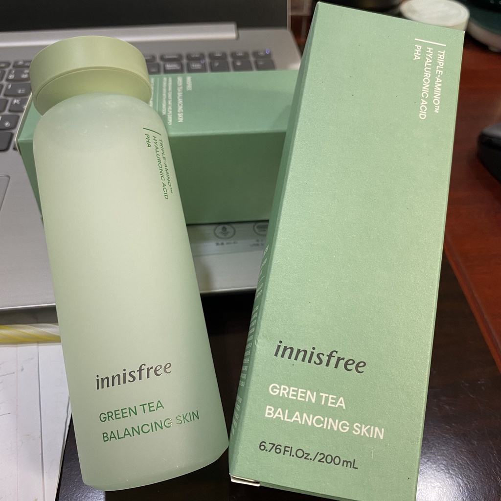 Nước Hoa Hồng Innisfree Green Tea Balancing Skin 200ml