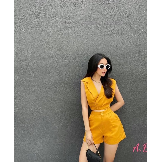 Set áo cổ vest cộc mix quần đùi