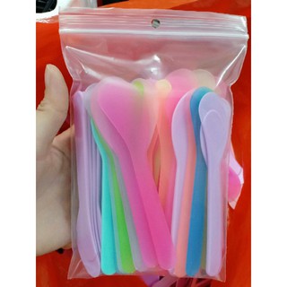 Combo 50 que quét mặt nạ (đủ màu).