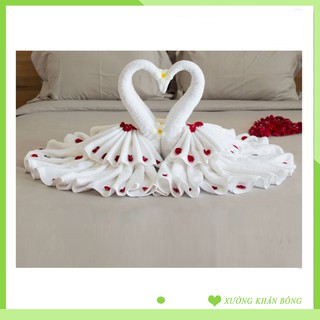 Khăn trắng gấp Thiên Nga trang trí phòng cưới