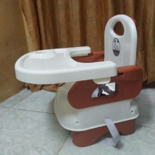 Ghế ăn dặm cho bé