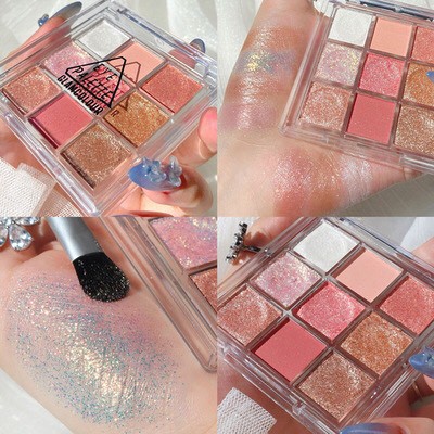 Phấn mắt nhũ Glam Colour là phấn mắt đa sắc