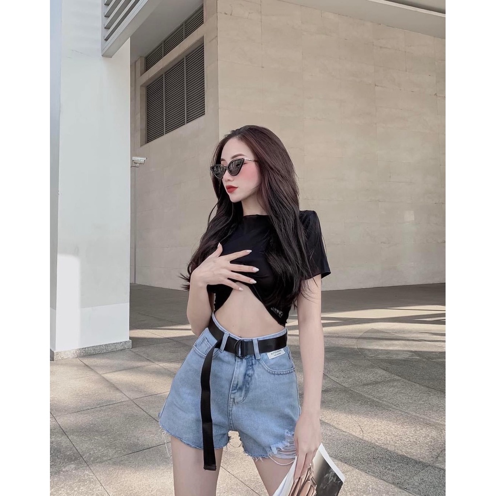 Quần Đùi Nữ Cạp Lưng Siêu Cao Màu xanh Nhạt Rách KIểu 1 bên phối Logo Yuri Jeans