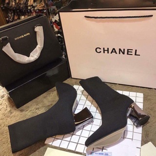 Boots cao cổ gót vuông