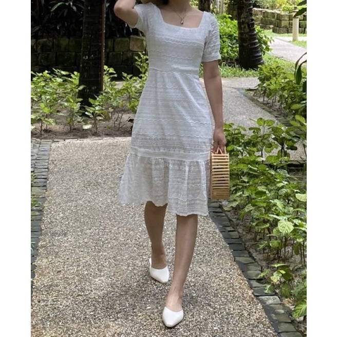thanh lý váy ren đục lỗ trắng size M