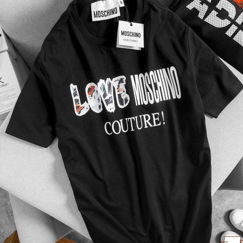 Áo Thun Moschino Nam Kboy Shop Áo phông nam ulzzang 100% Cotton Trắng Đen, tay ngắn co giãn 4 chiều - V102