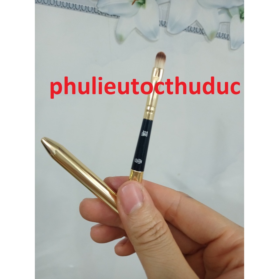 Cọ tán phấn mắt dùng cho trang điểm