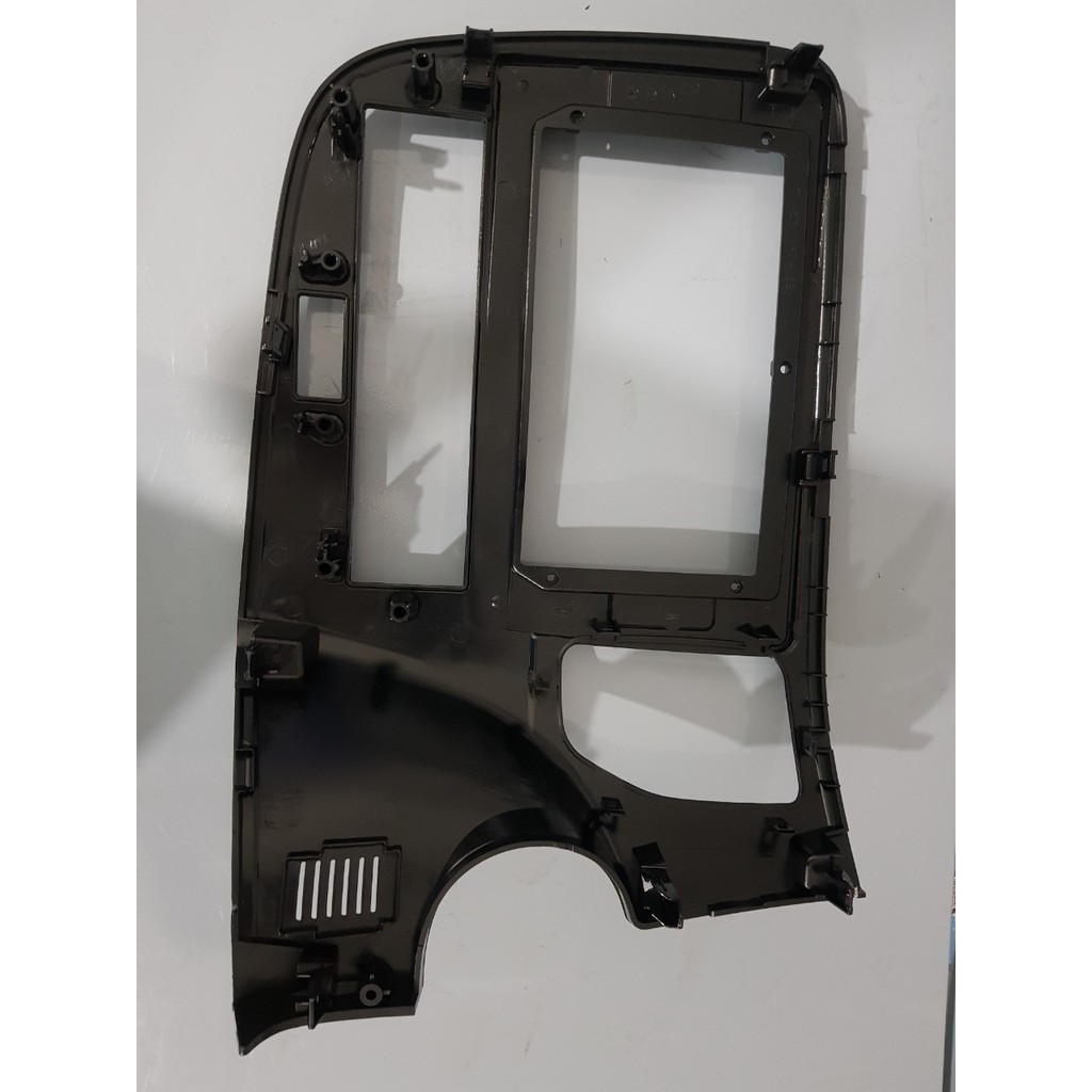 MẶT DƯỠNG XE MITSUBISHI OUTLANDER 2021-2023 JACK NGUỒN ZIN