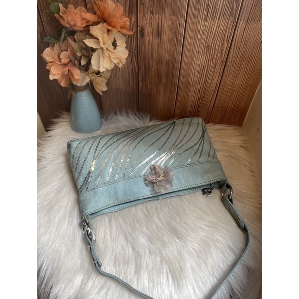 Túi đeo vai da bò phối kim sa đính hoa hiệu hàn quốc