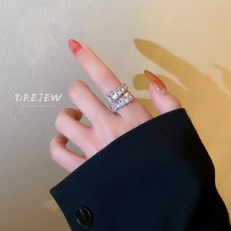 DREJEW Nhẫn Đeo Tay Kim Loại Đính Đá Hình Oval Thời Trang Hàn Quốc