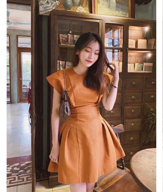 Đầm chíp eo cánh tiên