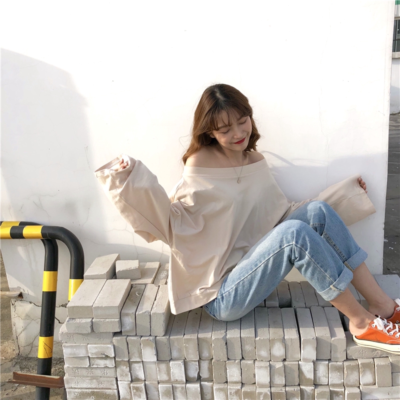 Áo nữ trễ vai dài tay kiểu dáng Hàn Quốc | BigBuy360 - bigbuy360.vn
