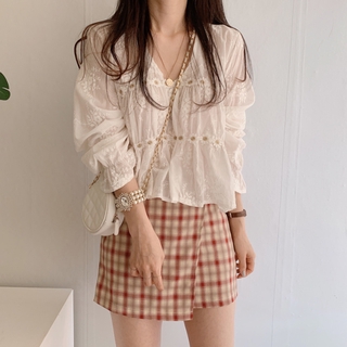 Cô Gái Tình Yêu Đầu Tiên🌸Bộ Áo Sơ Mi Tay Dài Dáng Rộng Phối Ren + Chân Váy Ngắn Dáng Chữ A Lệch Tà Kiểu Hàn Quốc Dễ Phối Đồ
