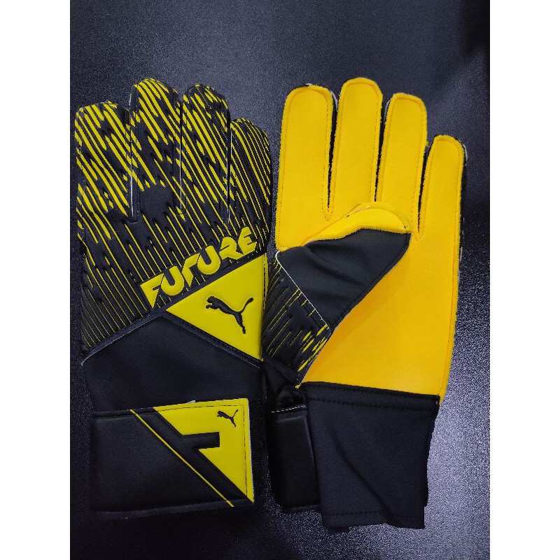 One Set 4 Găng Tay Thủ Môn Puma Goalkeeper Và 4 Tay Cầm Điều Khiển Từ Xa