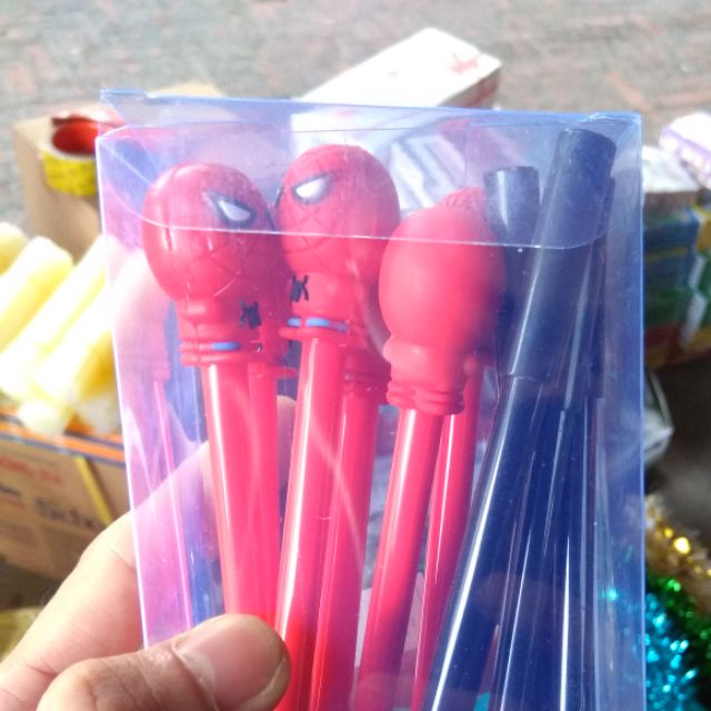 12 cây bút bi người nhện