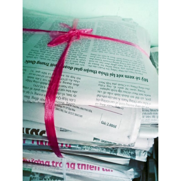 Giấy báo cũ chèn hàng, gói quà