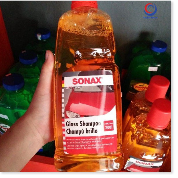 Nước rửa xe Sonax.