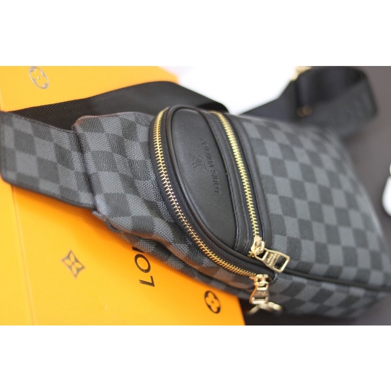 Túi khoác chéo lv nam