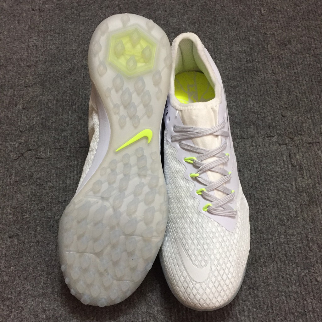 Giày đá bóng Hyper Zoom trắng nhân tạo