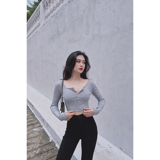 BUTTON CROPTOP▪Áo cổ vuông bấm ngực