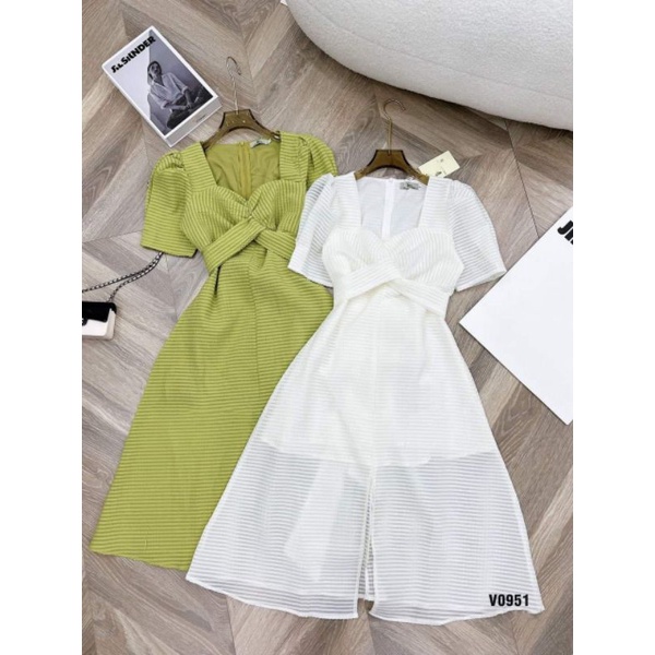 váy cổ V thắt eo