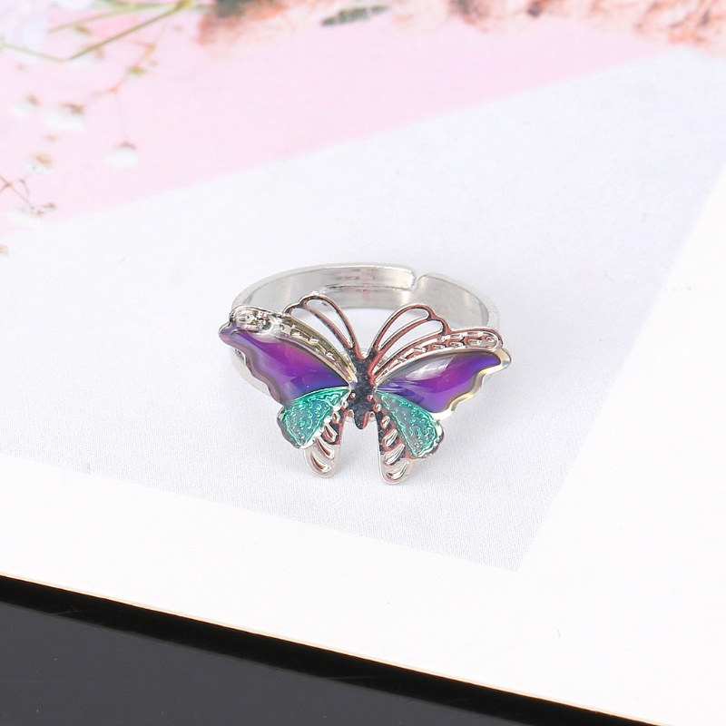 Nhẫn bướm đổi màu theo tâm trạng